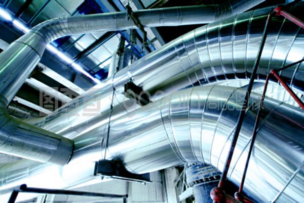 工業區中的藍色鋼管